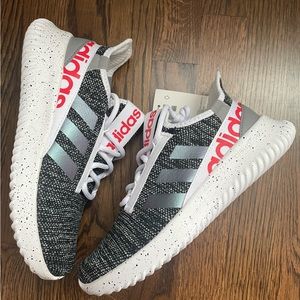 Kids Adidas size 7 Kaptir 2.0 Sneaker. NWT